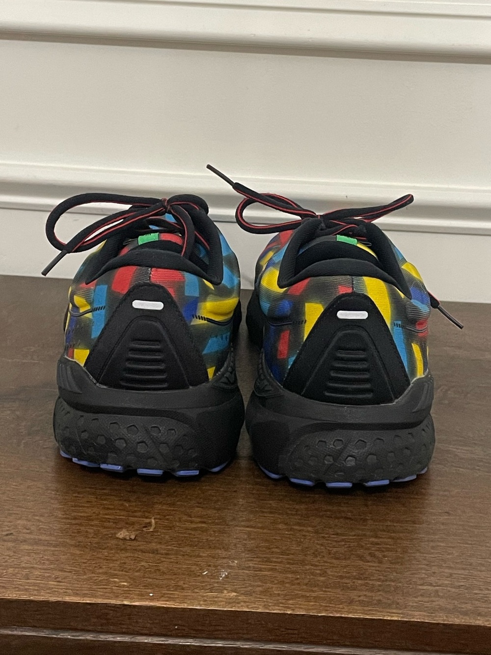 Brooks Men’s Adrenaline GTS 21 Running Shoe - Picture 4 of 7